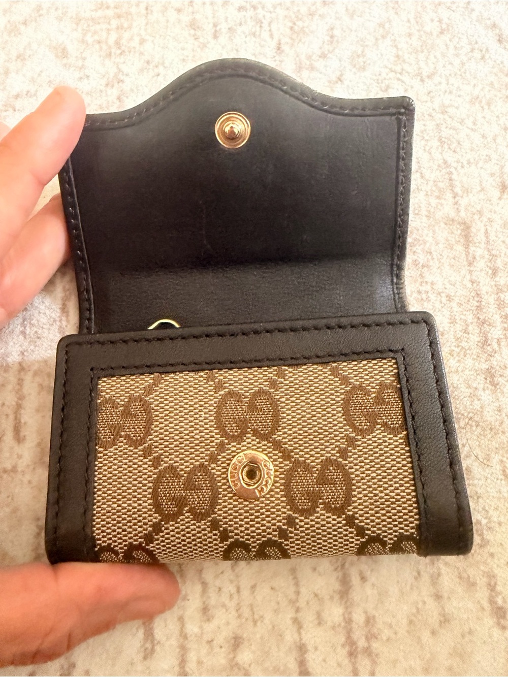 Gucci Brown GG Canvas Leather Key Case with Gold Logo - Picture 2 of 11